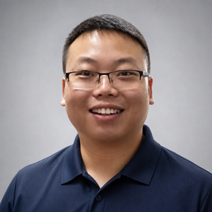 4COVR male engineer wearing a polo shirt